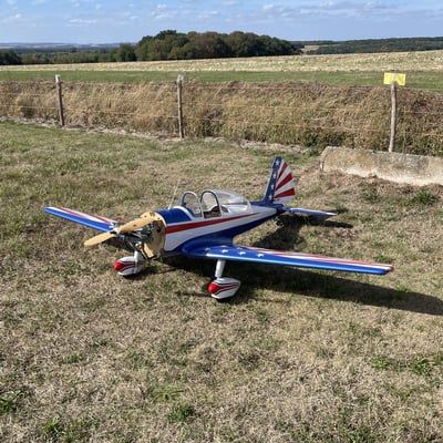 Le super Chipmunk ( semi maquette  en bois )
